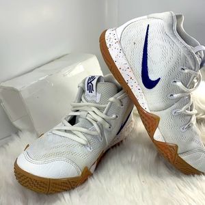Nike kyra shoes Sneakers White Youth Kids Sz 3Y